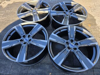 Volvo XC40,xc60,xc90,V40 - 5
