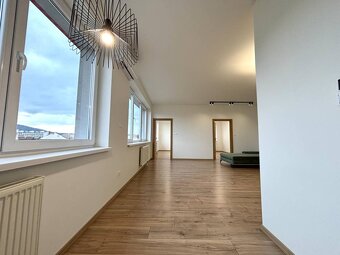 Na predaj 3 izb. byt, 86 m², Trenčín, ul. Zlatovská - 5