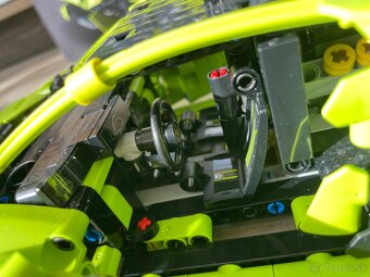 LEGO Technic Lamborghini Huracan Tecnica - 5