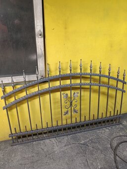 Kované brány, ploty a zábradlia. - 5