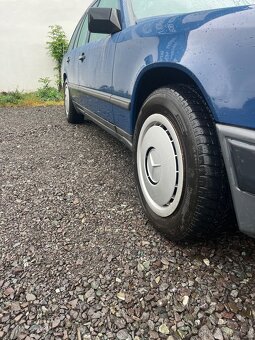 Mercedes benz w124 300d - 5