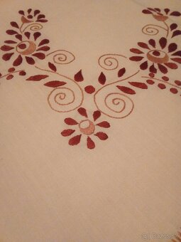 Ručne vyšívané obrusy 3 - 5