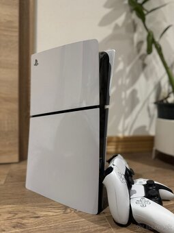 PlayStation 5 Slim 1TB (mechanika) + 2x DualSense - 5