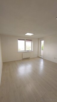 Byt Žarec 2 izbový s balkónom - 5