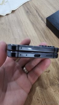 Samsung Galaxy Z flip 5 - 5