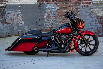 HARLEY DAVIDSON FLHX CUSTOM SPECIAL AIRBRUSH - 5