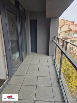 Ponúka na predaj 2-izb. apartmán s terasou, Žilinská, BA I - 5
