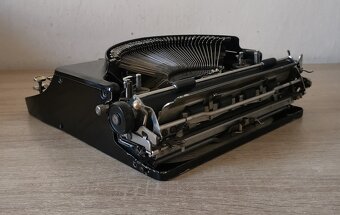 Starožitný písací stroj Remington Portable 3 z roku 1929 - 5