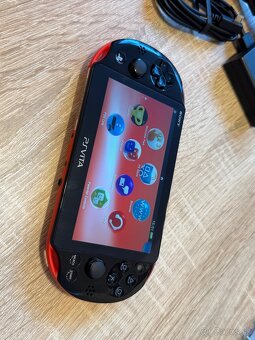 Playstation Vita Red Black edícia - Pekný stav - 5