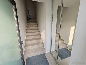 Moderný 3 izbový byt 94 m2 s kompletným zariadením, parkovac - 5