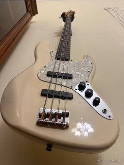 Fender Jazz Bass - 5
