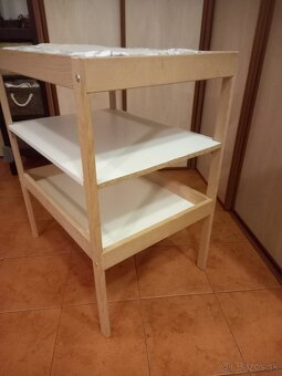 Prebaľovací pult - 5