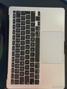 MacBook Air 2020, i3, 8GB RAM, 256GB - 5