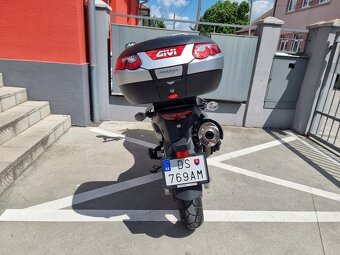 Suzuki DL650 - 5