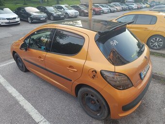 Peugeot 207 1.4 benzín (2006) - 5