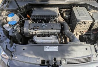 VW GOLF 1.4 16V , 59kw , benzin ( SLEVA ) - 5