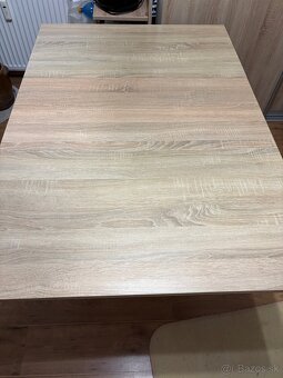 Predám rozkladací jedálensky stôl 90x90cm - 5