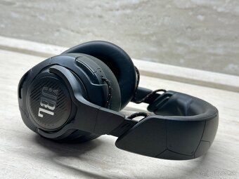 JBL Quantum ONE - 5