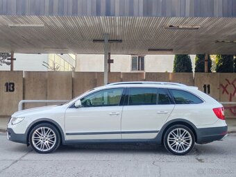ŠKODA SUPERB 2.0 TDI COMBI 125kW DSG OUTDOOR - 5