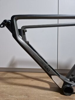 Kellys hacker 70 27,5" L carbon rám 2024 - 5