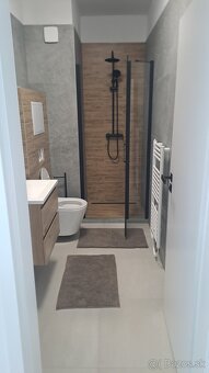 EXKLUZIVNA NOVOSTAVBA , 2 izbový byt 43 m2 s balkonom - 5