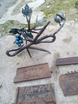 Liatinové nápisy.ozdoba novšia - 5