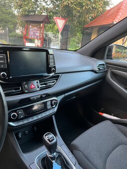 Hyundai i30 Fastback 1.5 T-GDi mHEV 2023 PLAY SR - 5