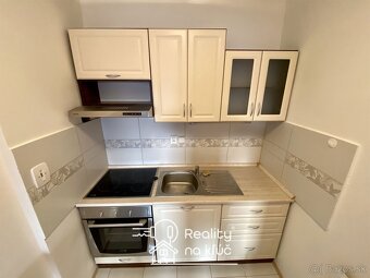 Na prenájom zariadený 1-izbový byt na Roľnícke ul. v NZ - 5