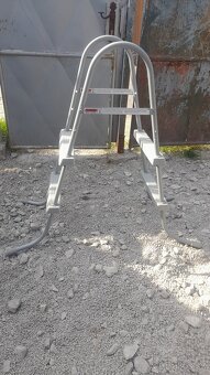 Gril 20eur/kus, schody do bazéna 20eur - 5