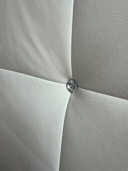 Biela kožená postel - 5