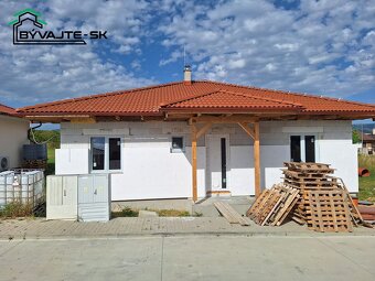 Novostavba rodinného domu v obci Lazany pri Prievidzi. - 5