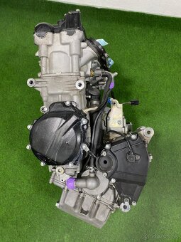 Suzuki GSXR1000 K7/K8 - 5