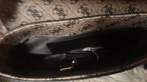 Dámska kabelka Guess čierna - 5