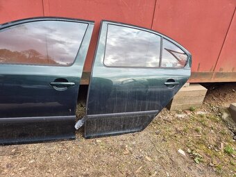 Predám ľavé predné a zadné dvere na Škoda Octavia II 2 sedan - 5