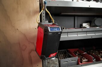 MILWAUKEE M12™ Rádio / nabíjačka DAB+ - 5