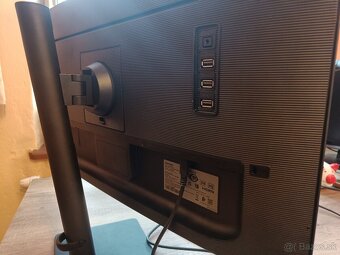 Predám takmer novy Samsung ViewFinity S8 S27B800PXU - 5