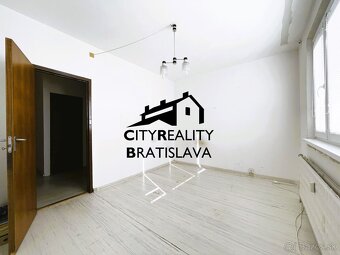 Priestranný byt v super lokalite na prerábku podľa Vašich pr - 5