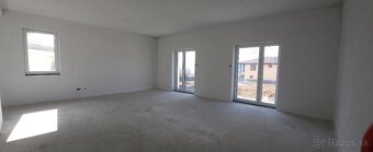 Ponúkame na predaj rodinný dom na Šalgovíku. - 5