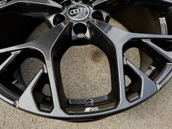 ORIGINAL AUDI S-LINE/RS MODEL A6/S6 C8 DISKY 5x112 R20 BLACK - 5