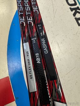 UPLNE NOVA PROFI HOKEJKA CCM JETSPEED FT5 PRO + PRO STOCK - 5