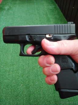 Dva 19 ranové zásobníky s návlekom určené pre Glock26 - 5