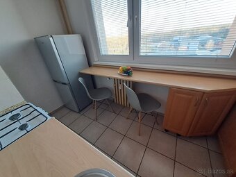 1 izb. byt na začiatku Petržalky - 5