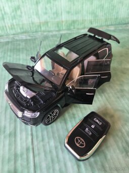 TOYOTA LAND CRUISER-GXR,1:24 - 5