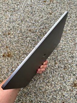 MacBook Pro 15” 2018, mouse, keyboard, sequoia - 5