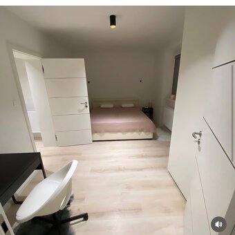 Moderný 3izbový byt s parkoviskom a garážou - 5