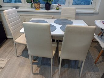 Jedálenský stôl - 5