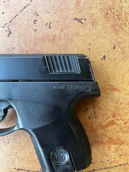 Smith&Wesson SW380 - 5