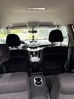 Predám Toyota RAV4 - 5