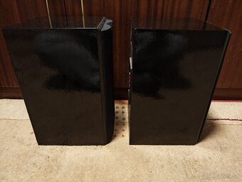 Bowers & Wilkins - 5