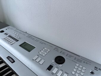 Yamaha DGX 230 - 5